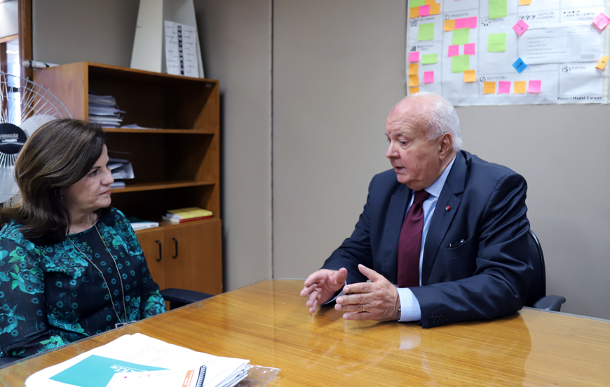 O conselheiro também vistou a Ouvidoria do TCEMG (Foto: Thiago Rios)